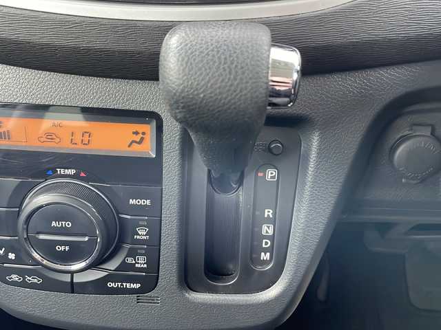 スズキ ワゴンＲ スティングレー T 道央・札幌 2013(平25)年 5.3万km ブルーイッシュブラックパール3 ・４WD / ターボ/・社外クラリオンオーディオ/・CD.USB/・パドルシフト/革巻きハンドル/・HIDライト/オートライト/・ミラーヒーター/シートヒーター/・ブッシュスタート/スマートキー/・ダウンサス