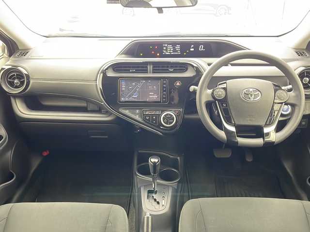 トヨタ アクア S スタイルブラック 宮城県 2020(令2)年 1.5万km シルバーM 純正SDナビ（NSZT-W68T）/　（Bluetooth/radio/フルセグTV/SD/CD）/全方位カメラ/前席シートヒーター/純正フロアマット/社外ホイール（スタッドレスタイヤ4本）/オートライト/オートマチックハイビーム/プッシュスタート/スマートキー/LEDフォグランプ/LEDヘッドライト/ドライブレコーダー前後/ABS/横滑り防止装置/衝突被害軽減システム/盗難防止装置/レーンキープアシスト/トヨタセーフティセンス