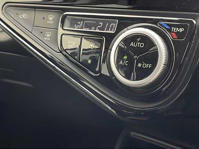 トヨタ アクア S スタイルブラック 宮城県 2020(令2)年 1.5万km シルバーM 純正SDナビ（NSZT-W68T）/　（Bluetooth/radio/フルセグTV/SD/CD）/全方位カメラ/前席シートヒーター/純正フロアマット/社外ホイール（スタッドレスタイヤ4本）/オートライト/オートマチックハイビーム/プッシュスタート/スマートキー/LEDフォグランプ/LEDヘッドライト/ドライブレコーダー前後/ABS/横滑り防止装置/衝突被害軽減システム/盗難防止装置/レーンキープアシスト/トヨタセーフティセンス