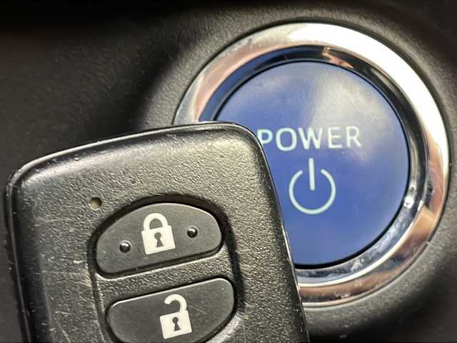 トヨタ アクア S スタイルブラック 宮城県 2020(令2)年 1.5万km シルバーM 純正SDナビ（NSZT-W68T）/　（Bluetooth/radio/フルセグTV/SD/CD）/全方位カメラ/前席シートヒーター/純正フロアマット/社外ホイール（スタッドレスタイヤ4本）/オートライト/オートマチックハイビーム/プッシュスタート/スマートキー/LEDフォグランプ/LEDヘッドライト/ドライブレコーダー前後/ABS/横滑り防止装置/衝突被害軽減システム/盗難防止装置/レーンキープアシスト/トヨタセーフティセンス