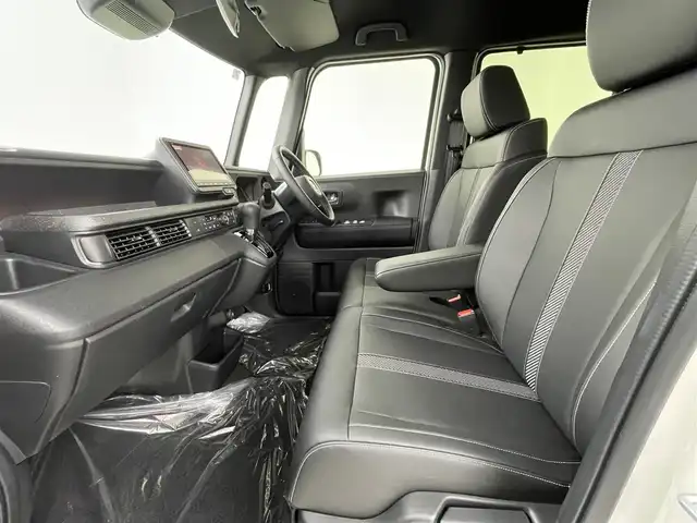 ホンダ Ｎ ＢＯＸ カスタム コーディネートスタイル 埼玉県 2024(令6)年 0.3万km プラチナホワイトパール 純正８型ナビ　ＶＸＭ－２４５ＺＦＥｉ　フルセグ　ＢＴ　アダプティブクルーズコントロール　前席シートヒーター　バックカメラ　ＥＴＣ　両側電動スライド　純正フロアマット　前後パーキングセンサーシステム