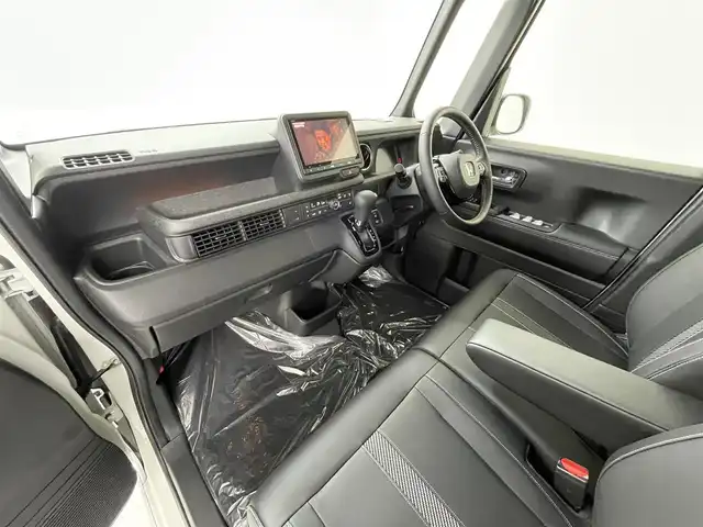ホンダ Ｎ ＢＯＸ カスタム コーディネートスタイル 埼玉県 2024(令6)年 0.3万km プラチナホワイトパール 純正８型ナビ　ＶＸＭ－２４５ＺＦＥｉ　フルセグ　ＢＴ　アダプティブクルーズコントロール　前席シートヒーター　バックカメラ　ＥＴＣ　両側電動スライド　純正フロアマット　前後パーキングセンサーシステム