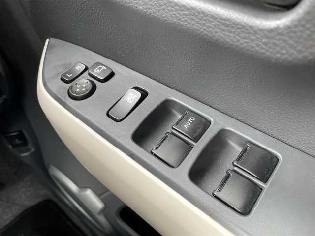 スズキ ハスラー G 福岡県 2019(平31)年 4万km シフォンアイボリーM スズキセーフティサポート/横滑り防止/盗難防止/ドラレコ/エアバッグ/SDナビ/BT/ワンセグTV/SDミュージックサーバー/iPad/CDチェンジャー/純正アルミホイール/社外フロアマット/プッシュスタート/スマートキー/オートライト/シートヒーター/ベンチシート/12Vソケット/USB