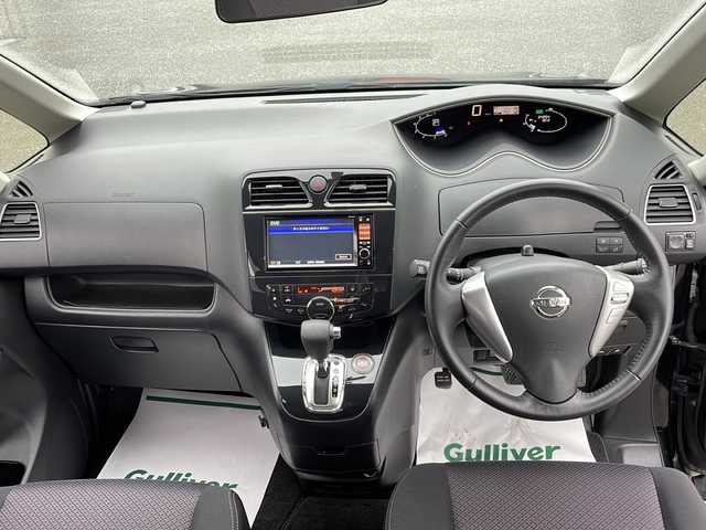 日産 セレナ ハイウェイスター Vセレクション 岩手県 2012(平24)年 2.4万km スーパーブラック 純正HDDナビ/AM/FM/CD/DVD/Bluetooth/フルセグTV/バックカメラ/ビルトインETC/両側パワースライドドア/フリップダウンモニター(ALPINE)/クルーズコントロール/横滑り防止装置/コーナーセンサー/アイドリングストップ/オートライト/キセノンヘッドライト/フォグランプ/スマートキー/プッシュスタート/電動格納ミラー/純正15インチAW/純正スタッドレスAW・社外スペアタイヤ車載/純正フロアマット/ドアバイザー/保証書/取扱説明書