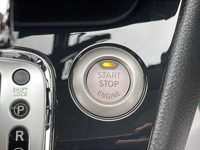 日産 セレナ ハイウェイスター Vセレクション 岩手県 2012(平24)年 2.4万km スーパーブラック 純正HDDナビ/AM/FM/CD/DVD/Bluetooth/フルセグTV/バックカメラ/ビルトインETC/両側パワースライドドア/フリップダウンモニター(ALPINE)/クルーズコントロール/横滑り防止装置/コーナーセンサー/アイドリングストップ/オートライト/キセノンヘッドライト/フォグランプ/スマートキー/プッシュスタート/電動格納ミラー/純正15インチAW/純正スタッドレスAW・社外スペアタイヤ車載/純正フロアマット/ドアバイザー/保証書/取扱説明書