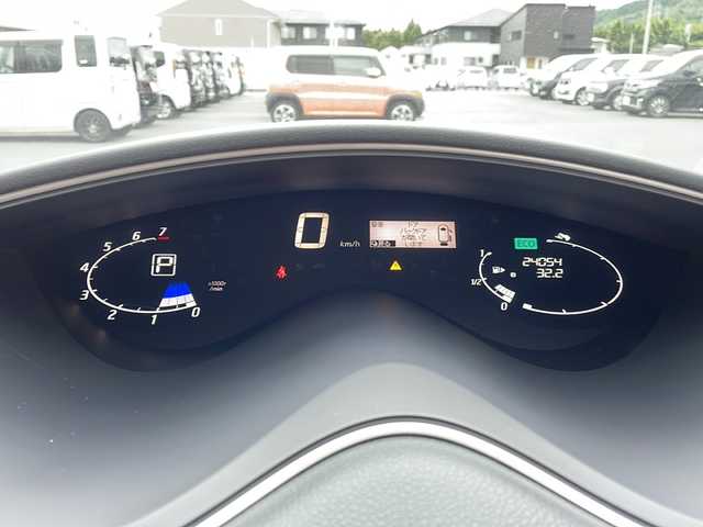 日産 セレナ ハイウェイスター Vセレクション 岩手県 2012(平24)年 2.4万km スーパーブラック 純正HDDナビ/AM/FM/CD/DVD/Bluetooth/フルセグTV/バックカメラ/ビルトインETC/両側パワースライドドア/フリップダウンモニター(ALPINE)/クルーズコントロール/横滑り防止装置/コーナーセンサー/アイドリングストップ/オートライト/キセノンヘッドライト/フォグランプ/スマートキー/プッシュスタート/電動格納ミラー/純正15インチAW/純正スタッドレスAW・社外スペアタイヤ車載/純正フロアマット/ドアバイザー/保証書/取扱説明書