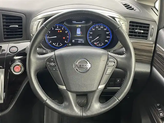 日産 エルグランド 250ハイウェイスターS 岡山県 2018(平30)年 5.4万km ファントムブラック 純正メモリーナビ/・FM/AM/Bluetooth/フルセグ/CD/ハーフレザーシート/両側パワースライドドア/前方ドライブレコーダー/ETC/ステアリングスイッチ/18インチ純正アルミ/フロアマット/ドアバイザー/LEDヘッドライト/フォグライト/ISOFIX/後席サンシェイド/ステアリングスイッチ/チルトステアリング/シートリフター/ウインカーミラー/ドアバイザー/スマートキー2本/取扱説明書/ナビ説明書