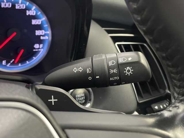 トヨタ クラウン RS アドバンス 栃木県 2018(平30)年 6.3万km ホワイトパールクリスタルシャイン 三眼LEDヘッドライト/純正ナビ/CD/DVD/DTV/Bluetooth/バックカメラ/トヨタ セーフティ センス/・プリクラッシュセーフティ/・レーントレーシングアシスト/・レーンディパーチャーアラート/・ロードサインアシスト/・レーダークルーズコントロール/・オートマチックハイビーム/・リアクロストラフィックアラート/ビルトインETC/前後ドライブレコーダー/ハーフレザーシート/前席パワーシート/前席シートヒーター/ステアリングヒーター/ブラインドスポットモニター/ヘッドアップディスプレイ/横滑り防止機能/純正18インチアルミホイール/スマートキー/パドルシフト/保証書