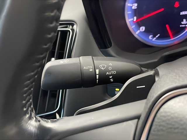 トヨタ クラウン RS アドバンス 栃木県 2018(平30)年 6.3万km ホワイトパールクリスタルシャイン 三眼LEDヘッドライト/純正ナビ/CD/DVD/DTV/Bluetooth/バックカメラ/トヨタ セーフティ センス/・プリクラッシュセーフティ/・レーントレーシングアシスト/・レーンディパーチャーアラート/・ロードサインアシスト/・レーダークルーズコントロール/・オートマチックハイビーム/・リアクロストラフィックアラート/ビルトインETC/前後ドライブレコーダー/ハーフレザーシート/前席パワーシート/前席シートヒーター/ステアリングヒーター/ブラインドスポットモニター/ヘッドアップディスプレイ/横滑り防止機能/純正18インチアルミホイール/スマートキー/パドルシフト/保証書