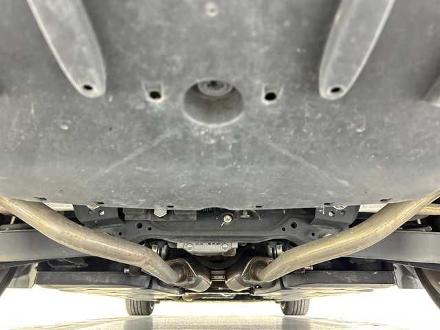 トヨタ クラウン RS アドバンス 佐賀県 2018(平30)年 6.3万km ホワイトパールクリスタルシャイン 純正8インチナビ/フルセグTV/CD/DVD/Bluetooth/バックカメラ/衝突被害軽減システム/レーダークルーズコントロール/レーンアシスト/ブラインドスポットモニター/パーキングサポートブレーキ/ヘッドアップディスプレイ/標識認識機能/先行車発進告知機能/横滑り防止装置/オートライト/オートマチックハイビーム/三眼LEDヘッドライト/ビルトインETC/前後ドライブレコーダー/ハーフレザーシート/前席パワーシート/前席シートヒーター/ステアリングヒーター/純正18インチアルミホイール/純正フロアマット/スマートキー×２/カードキー×１/パドルシフト