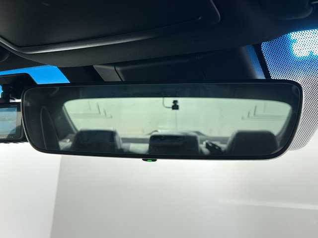 トヨタ クラウン RS アドバンス 佐賀県 2018(平30)年 6.3万km ホワイトパールクリスタルシャイン 純正8インチナビ/フルセグTV/CD/DVD/Bluetooth/バックカメラ/衝突被害軽減システム/レーダークルーズコントロール/レーンアシスト/ブラインドスポットモニター/パーキングサポートブレーキ/ヘッドアップディスプレイ/標識認識機能/先行車発進告知機能/横滑り防止装置/オートライト/オートマチックハイビーム/三眼LEDヘッドライト/ビルトインETC/前後ドライブレコーダー/ハーフレザーシート/前席パワーシート/前席シートヒーター/ステアリングヒーター/純正18インチアルミホイール/純正フロアマット/スマートキー×２/カードキー×１/パドルシフト