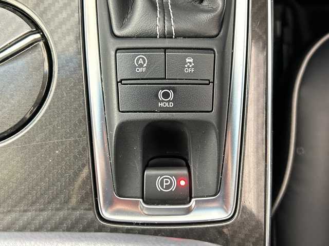 トヨタ クラウン RS アドバンス 佐賀県 2018(平30)年 6.3万km ホワイトパールクリスタルシャイン 純正8インチナビ/フルセグTV/CD/DVD/Bluetooth/バックカメラ/衝突被害軽減システム/レーダークルーズコントロール/レーンアシスト/ブラインドスポットモニター/パーキングサポートブレーキ/ヘッドアップディスプレイ/標識認識機能/先行車発進告知機能/横滑り防止装置/オートライト/オートマチックハイビーム/三眼LEDヘッドライト/ビルトインETC/前後ドライブレコーダー/ハーフレザーシート/前席パワーシート/前席シートヒーター/ステアリングヒーター/純正18インチアルミホイール/純正フロアマット/スマートキー×２/カードキー×１/パドルシフト