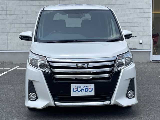 トヨタ ノア Si 佐賀県 2014(平26)年 11.9万km ホワイトパールクリスタルシャイン （株）IDOMが運営する【じしゃロン佐賀店】の自社ローン専用車両になります。/こちらは現金またはオートローンご利用時の価格です。自社ローンご希望の方は別途その旨お申し付けください/・７人乗り　/・両側電動スライド　/・９インチ純正ナビ/フルセグ/ＢＴオーディオ/ＤＶＤ/ＣＤ　/・バックカメラ　/・ビルトインＥＴＣ　/・セルスタードライブレコーダー　　/・ＬＥＤライト　/・フォグランプ