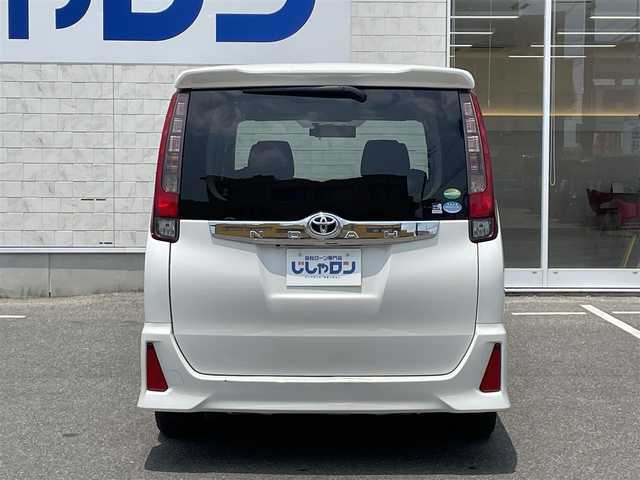 トヨタ ノア Si 佐賀県 2014(平26)年 11.9万km ホワイトパールクリスタルシャイン （株）IDOMが運営する【じしゃロン佐賀店】の自社ローン専用車両になります。/こちらは現金またはオートローンご利用時の価格です。自社ローンご希望の方は別途その旨お申し付けください/・７人乗り　/・両側電動スライド　/・９インチ純正ナビ/フルセグ/ＢＴオーディオ/ＤＶＤ/ＣＤ　/・バックカメラ　/・ビルトインＥＴＣ　/・セルスタードライブレコーダー　　/・ＬＥＤライト　/・フォグランプ