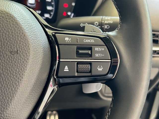 ホンダ ＺＲ－Ｖ ハイブリッド e:HEV Z 埼玉県 2024(令6)年 0.7万km プラチナホワイトパール ホンダセンシング/純正9インチナビ/　　BT/USB/フルセグTV/マルチビューカメラシステム/パワーバックドア/アダプティブクルーズコントロール/LEDオートライト/レザーシート/シートヒーター/パワーシート/純正18インチAW/ブラインドスポットインフォメーション/後退出庫サポート/アダプティブドライビングビーム/パドルシフト/ステアリングスイッチ/プッシュスタート/ETC2.0/禁煙車