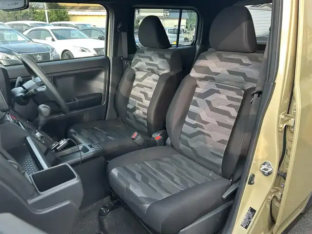 ダイハツ タフト X 島根県 2022(令4)年 1.1万km サンドベージュメタリック 登録時走行距離10950km/ワンオーナー/保証書/純正オーディオ/ガラスルーフ/衝突軽減ブレーキ/プッシュスタート/LEDヘッドライト/スマートキー/ヘッドライトレベライザー