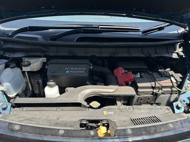 日産 セレナ e－パワー ルキシオン 栃木県 2023(令5)年 4.2万km ミディアムブルーメタリック エマージェンシーブレーキ/純正フリップダウンモニター/純正ナビ/フルセグTV/Bluetooth/USB/プロパイロット/インテリジェントアラウンドビューモニター/ビルトインETC/シートヒーター/両側パワースライドドア/インテリジェントクルーズコントロール/プッシュスタート/ステアリングリモコン/LEDオートライト/LEDフォグランプ/純正16インチAW/アイドリングストップ/横滑り防止装置/ハンドルヒーター/クリアランスソナー/電動格納ミラー/ワイヤレス充電