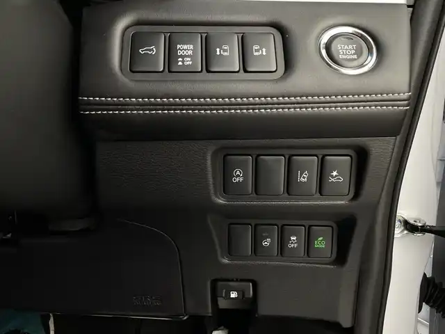 三菱 デリカＤ：５ シャモニー 新潟県 2025(令7)年 0.1千km 白 パートタイム4WD/e-Assist/ALPINE12.8型フリップダウンモニター/D:5専用11型ナビ/　CD/DVD/Bluetooth/フルセグTV/全周囲カメラ/両側パワースライドドア/パワーバックドア/レーダークルーズコントロール/LEDオートライト/ハーフレザーシート/シートヒーター/パワーシート/純正18インチアルミホイール/パドルシフト/レーンキープアシスト/ステアリングヒーター/ステアリングリモコン/スマートキー