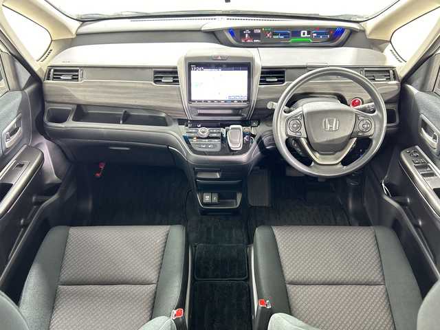 ホンダ フリード＋ ハイブリット G ブラックスタイル 佐賀県 2022(令4)年 3.4万km プラチナホワイトパール 純正11.4インチナビ/フルセグ/Bluetooth/CD/ＤＶＤ/ホンダセンシング/アダプティブ・クルーズ・コントロール/車線維持支援システム（LKAS）/衝突軽減ブレーキ（CMBS）/歩行者検知機能/誤発進抑制機能（前進）/路外逸脱抑制機能/先行車発進お知らせ機能/標識認識機能/ステアリングスイッチ　/ＥＴＣ　/レーンキープアシスト　/プリクラッシュセーフティ　/オートライト　/シートヒーター　/ドライブレコーダー　/純正１５インチアルミ　/ＵＳＢポート　/スマートキー　/プッシュスタート/両側パワースライドドア