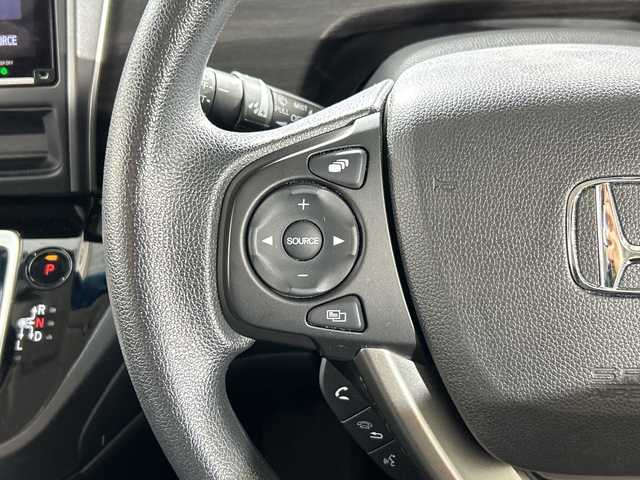 ホンダ フリード＋ ハイブリット G ブラックスタイル 佐賀県 2022(令4)年 3.4万km プラチナホワイトパール 純正11.4インチナビ/フルセグ/Bluetooth/CD/ＤＶＤ/ホンダセンシング/アダプティブ・クルーズ・コントロール/車線維持支援システム（LKAS）/衝突軽減ブレーキ（CMBS）/歩行者検知機能/誤発進抑制機能（前進）/路外逸脱抑制機能/先行車発進お知らせ機能/標識認識機能/ステアリングスイッチ　/ＥＴＣ　/レーンキープアシスト　/プリクラッシュセーフティ　/オートライト　/シートヒーター　/ドライブレコーダー　/純正１５インチアルミ　/ＵＳＢポート　/スマートキー　/プッシュスタート/両側パワースライドドア