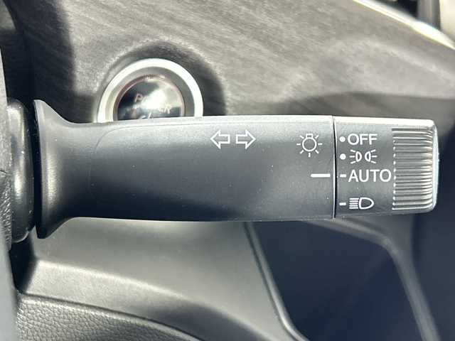 ホンダ フリード＋ ハイブリット G ブラックスタイル 佐賀県 2022(令4)年 3.4万km プラチナホワイトパール 純正11.4インチナビ/フルセグ/Bluetooth/CD/ＤＶＤ/ホンダセンシング/アダプティブ・クルーズ・コントロール/車線維持支援システム（LKAS）/衝突軽減ブレーキ（CMBS）/歩行者検知機能/誤発進抑制機能（前進）/路外逸脱抑制機能/先行車発進お知らせ機能/標識認識機能/ステアリングスイッチ　/ＥＴＣ　/レーンキープアシスト　/プリクラッシュセーフティ　/オートライト　/シートヒーター　/ドライブレコーダー　/純正１５インチアルミ　/ＵＳＢポート　/スマートキー　/プッシュスタート/両側パワースライドドア