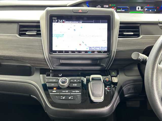 ホンダ フリード＋ ハイブリット G ブラックスタイル 佐賀県 2022(令4)年 3.4万km プラチナホワイトパール 純正11.4インチナビ/フルセグ/Bluetooth/CD/ＤＶＤ/ホンダセンシング/アダプティブ・クルーズ・コントロール/車線維持支援システム（LKAS）/衝突軽減ブレーキ（CMBS）/歩行者検知機能/誤発進抑制機能（前進）/路外逸脱抑制機能/先行車発進お知らせ機能/標識認識機能/ステアリングスイッチ　/ＥＴＣ　/レーンキープアシスト　/プリクラッシュセーフティ　/オートライト　/シートヒーター　/ドライブレコーダー　/純正１５インチアルミ　/ＵＳＢポート　/スマートキー　/プッシュスタート/両側パワースライドドア