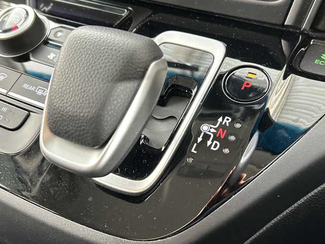 ホンダ フリード＋ ハイブリット G ブラックスタイル 佐賀県 2022(令4)年 3.4万km プラチナホワイトパール 純正11.4インチナビ/フルセグ/Bluetooth/CD/ＤＶＤ/ホンダセンシング/アダプティブ・クルーズ・コントロール/車線維持支援システム（LKAS）/衝突軽減ブレーキ（CMBS）/歩行者検知機能/誤発進抑制機能（前進）/路外逸脱抑制機能/先行車発進お知らせ機能/標識認識機能/ステアリングスイッチ　/ＥＴＣ　/レーンキープアシスト　/プリクラッシュセーフティ　/オートライト　/シートヒーター　/ドライブレコーダー　/純正１５インチアルミ　/ＵＳＢポート　/スマートキー　/プッシュスタート/両側パワースライドドア