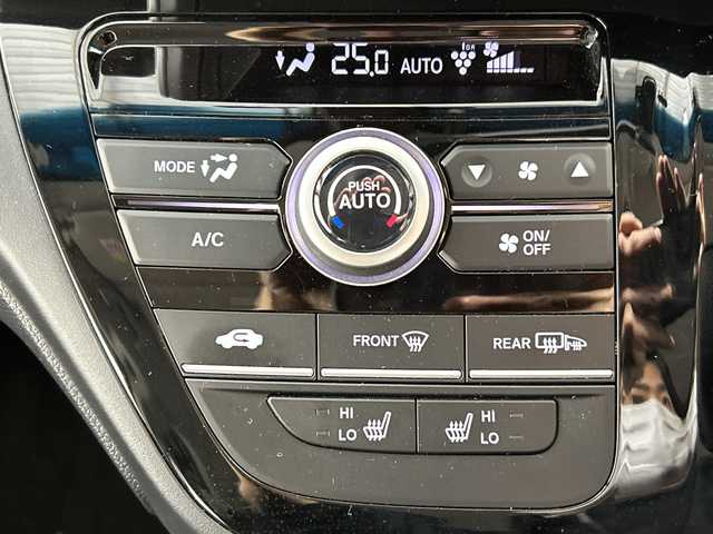 ホンダ フリード＋ ハイブリット G ブラックスタイル 佐賀県 2022(令4)年 3.4万km プラチナホワイトパール 純正11.4インチナビ/フルセグ/Bluetooth/CD/ＤＶＤ/ホンダセンシング/アダプティブ・クルーズ・コントロール/車線維持支援システム（LKAS）/衝突軽減ブレーキ（CMBS）/歩行者検知機能/誤発進抑制機能（前進）/路外逸脱抑制機能/先行車発進お知らせ機能/標識認識機能/ステアリングスイッチ　/ＥＴＣ　/レーンキープアシスト　/プリクラッシュセーフティ　/オートライト　/シートヒーター　/ドライブレコーダー　/純正１５インチアルミ　/ＵＳＢポート　/スマートキー　/プッシュスタート/両側パワースライドドア