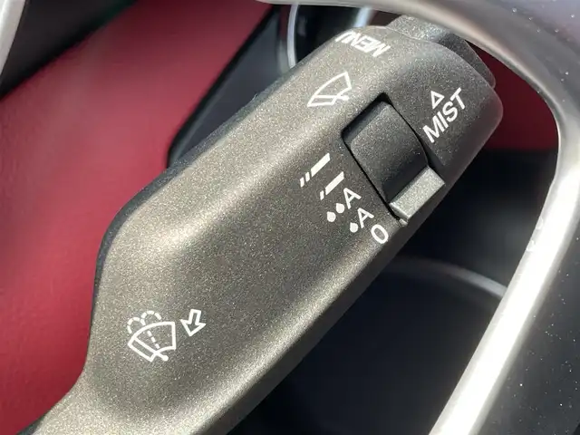 アルファロメオ ジュリア ヴェローチェ 滋賀県 2021(令3)年 2.7万km 黒 レッドレザーシート/harman kardonサウンド/純正メモリナビ/・BT/USB/フルセグ/バックカメラ/ETC/ドライブレコーダー/アダブティブクルーズコントロール/レーンキープアシスト/ブラインドスポットモニター/パーキングセンサー/パワーシート(D/N席)/シートヒーター(D/N席)/ステアリングヒーター/スマートキー/プッシュスタート/純正19インチAW/取扱説明書/保証書/スペアキー