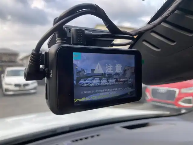 ボルボ ボルボ ＸＣ６０ アルティメット B5 AWD 熊本県 2022(令4)年 3.7万km クリスタルホワイトP ・スマートキー/・プッシュスタート/・パノラマサンルーフ /・Pilot Assist/・レーンキーピングアシスト/・ロードサインインフォメーション/・前車発進通知/・衝突回避/・パークアシスト/・クロストラフィックアラート/・ブラインドスポットモニター/・オートハイビーム/・クルーズコントロール(追従式)/・茶革シート/・前席パワーシート/・前席エアシート /・全席シートヒーター /・ハンドルヒーター /・純正メモリナビ/　【Bluetooth・USB・AppleCarPlay・AndroidAuto】/・harman/kardonサウンドシステム/・全方位カメラ/・ETC/・ワイヤレス充電/・ドライブレコーダー(前後録画)/・パワーバックドア/・LEDヘッドランプ/・LEDフォグランプ/・純正マット/・保証書/取説