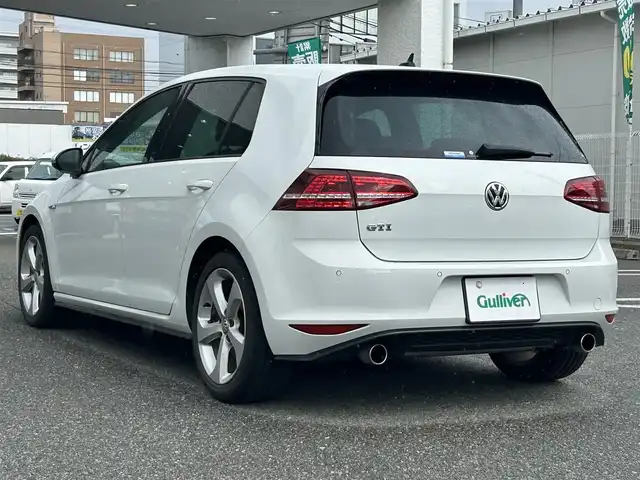 フォルクスワーゲン ゴルフ ＧＴＩ パフォーマンス 福岡県 2014(平26)年 9.4万km ピュアホワイト 純正ナビ(フルセグ/CD/DVD/BT)ETCアイドリングストップ純正LEDヘッドライト純正18インチAW純正フロアマット横滑り防止装置スペアキー取扱説明書保証書