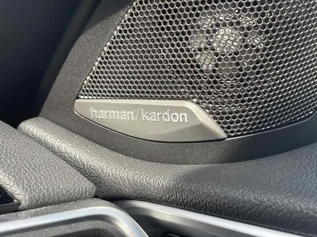 ＢＭＷ ＢＭＷ Ｍ４ カブリオレ コンペティション M xDrive 福岡県 2023(令5)年 1.6万km アルピンホワイトⅢ 禁煙車/新車ワンオーナー/純正10.25インチワイドナビディスプレイ/純正OPツートーンエクステンドメリノ革シート/純正OP5本ツインスポークアルミ/純正OPパーキングアシストプラス/harmankardonサウンドシステム/ドライビングアシストプロフェッショナル/　・高速渋滞ハンズオフアシスト・トラフィックサインアシスト/　・アクティブクルーズコントロール/　・ステアリング/レーンコントロールアシスト/　・レーンディパーチャーウォーニング　・レーンキーピングアシスト/　・クロストラフィックウォーニング・前車接近警告機能/　・後車衝突警告機能・衝突回避被害軽減ブレーキ/　・アクティブサイドコリジョン・エマージェンシーストップアシスト/Mコンパウンドブレーキシステム赤ブレーキキャリパー/フルセグTV走行中視聴可/Bluetooth/ストレージコンパートメントパッケージ/　・12V電源ソケット・USBタイプCソケット/　・シートバック収納・収納ネット・荷物固定用フック/デジタルメータディスプレイ/ヘッドアップディスプレイ/メモリーパワーシート/シートヒーター/保証書/取説/カードキー/スマートキー×２