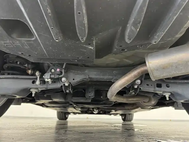 トヨタ オーリス 180G 三重県 2015(平27)年 5.6万km ホワイトパールクリスタルシャイン 1.8L ガソリン/FF/MTモード付フロアCVT（7速スポーツシーケンシャルシフトマチック）/純正 9インチナビ NSZT-Y64T/（AM/FM/CD/DVD/SD/SDREC/Bluetooth/TV）/バックガイドモニター/ドライブレコーダー 前方/ビルトイン ETC/Toyota Safety Sense/●プリクラッシュセーフティ［PCS］/●レーンディパーチャーアラート［LDA］/●オートマチックハイビーム［AHB］/●VSC&TRC（横滑り防止制御）/・【OP】SRS エアバッグ（運転席・助手席・サイド・カーテンシールド）/・ABS/など/装備/●ハーフレザーシート/●左右独立温度独立調整オートエアコン/●オートライト/●フロントフォグランプ/●ヘッドライトオートレベリング機能/●ステアリングスイッチ/●パドルシフト/●LEDクリアランスランプ/●プッシュスタート/●スマートキーx2/●純正 16inAW/など