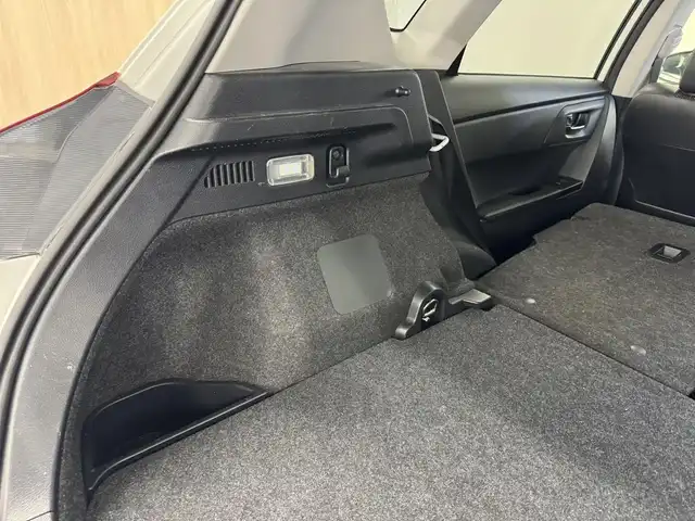 トヨタ オーリス 180G 三重県 2015(平27)年 5.6万km ホワイトパールクリスタルシャイン 1.8L ガソリン/FF/MTモード付フロアCVT（7速スポーツシーケンシャルシフトマチック）/純正 9インチナビ NSZT-Y64T/（AM/FM/CD/DVD/SD/SDREC/Bluetooth/TV）/バックガイドモニター/ドライブレコーダー 前方/ビルトイン ETC/Toyota Safety Sense/●プリクラッシュセーフティ［PCS］/●レーンディパーチャーアラート［LDA］/●オートマチックハイビーム［AHB］/●VSC&TRC（横滑り防止制御）/・【OP】SRS エアバッグ（運転席・助手席・サイド・カーテンシールド）/・ABS/など/装備/●ハーフレザーシート/●左右独立温度独立調整オートエアコン/●オートライト/●フロントフォグランプ/●ヘッドライトオートレベリング機能/●ステアリングスイッチ/●パドルシフト/●LEDクリアランスランプ/●プッシュスタート/●スマートキーx2/●純正 16inAW/など