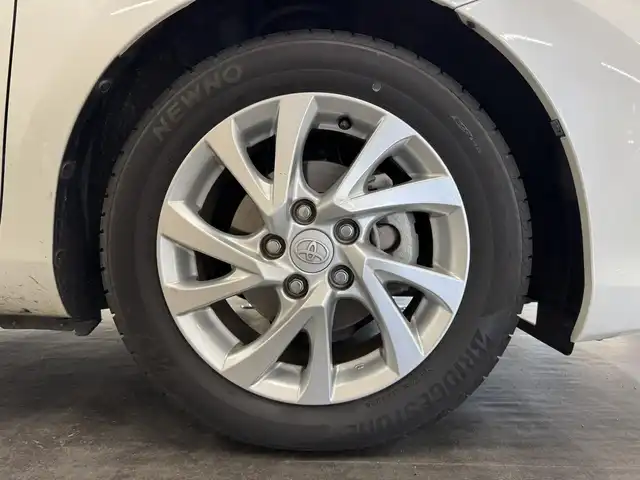 トヨタ オーリス 180G 三重県 2015(平27)年 5.6万km ホワイトパールクリスタルシャイン 1.8L ガソリン/FF/MTモード付フロアCVT（7速スポーツシーケンシャルシフトマチック）/純正 9インチナビ NSZT-Y64T/（AM/FM/CD/DVD/SD/SDREC/Bluetooth/TV）/バックガイドモニター/ドライブレコーダー 前方/ビルトイン ETC/Toyota Safety Sense/●プリクラッシュセーフティ［PCS］/●レーンディパーチャーアラート［LDA］/●オートマチックハイビーム［AHB］/●VSC&TRC（横滑り防止制御）/・【OP】SRS エアバッグ（運転席・助手席・サイド・カーテンシールド）/・ABS/など/装備/●ハーフレザーシート/●左右独立温度独立調整オートエアコン/●オートライト/●フロントフォグランプ/●ヘッドライトオートレベリング機能/●ステアリングスイッチ/●パドルシフト/●LEDクリアランスランプ/●プッシュスタート/●スマートキーx2/●純正 16inAW/など