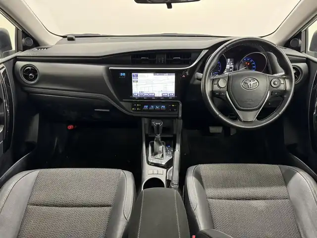 トヨタ オーリス 180G 三重県 2015(平27)年 5.6万km ホワイトパールクリスタルシャイン 1.8L ガソリン/FF/MTモード付フロアCVT（7速スポーツシーケンシャルシフトマチック）/純正 9インチナビ NSZT-Y64T/（AM/FM/CD/DVD/SD/SDREC/Bluetooth/TV）/バックガイドモニター/ドライブレコーダー 前方/ビルトイン ETC/Toyota Safety Sense/●プリクラッシュセーフティ［PCS］/●レーンディパーチャーアラート［LDA］/●オートマチックハイビーム［AHB］/●VSC&TRC（横滑り防止制御）/・【OP】SRS エアバッグ（運転席・助手席・サイド・カーテンシールド）/・ABS/など/装備/●ハーフレザーシート/●左右独立温度独立調整オートエアコン/●オートライト/●フロントフォグランプ/●ヘッドライトオートレベリング機能/●ステアリングスイッチ/●パドルシフト/●LEDクリアランスランプ/●プッシュスタート/●スマートキーx2/●純正 16inAW/など