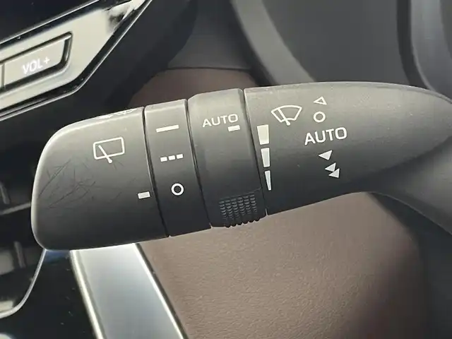 トヨタ ハリアー Z レザーパッケージ 茨城県 2024(令6)年 0.8万km プラチナホワイトパールマイカ 純正12.3型ナビ/全周囲カメラ/フルセグ/モデリスタエアロ/HUD/衝突被害軽減ブレーキ/車線逸脱抑制装置/レーダークルーズコントロール/オートマチックハイビーム/クリアランスソナー/BSM/ETC2.0/デジタルインナーミラー（ドラレコ機能）/黒革シート/シートヒーター/ベンチレーション/ステアリングヒーター/純正19インチAW/LEDヘッドライト/スマートキー