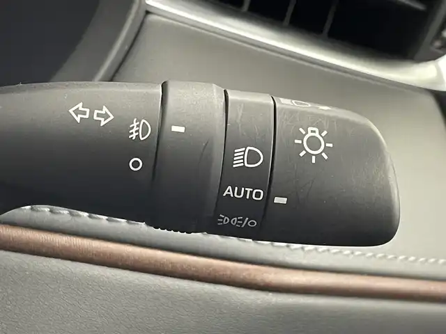 トヨタ ハリアー Z レザーパッケージ 茨城県 2024(令6)年 0.8万km プラチナホワイトパールマイカ 純正12.3型ナビ/全周囲カメラ/フルセグ/モデリスタエアロ/HUD/衝突被害軽減ブレーキ/車線逸脱抑制装置/レーダークルーズコントロール/オートマチックハイビーム/クリアランスソナー/BSM/ETC2.0/デジタルインナーミラー（ドラレコ機能）/黒革シート/シートヒーター/ベンチレーション/ステアリングヒーター/純正19インチAW/LEDヘッドライト/スマートキー