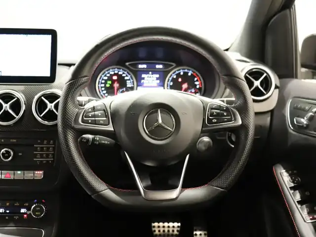メルセデス・ベンツ Ｂ１８０ スポーツ 静岡県 2017(平29)年 6万km コスモスブラック 衝突軽減ブレーキ　/ＡＣＣ　/純正ナビＴＶ　/ＬＥＤ　/半革　/ＥＴＣ　/パドルシフト/アイドリングストップ　/ＣａｒＰｌａｙ　/純正１８ＡＷ　/パワーシート／ヒーター／メモリ　/社外レーダー　/ＢＳＭ　/ＬＫＡ