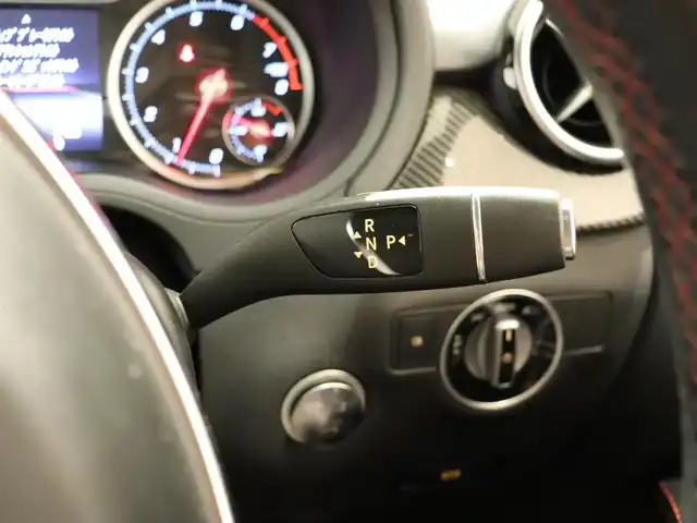 メルセデス・ベンツ Ｂ１８０ スポーツ 静岡県 2017(平29)年 6万km コスモスブラック 衝突軽減ブレーキ　/ＡＣＣ　/純正ナビＴＶ　/ＬＥＤ　/半革　/ＥＴＣ　/パドルシフト/アイドリングストップ　/ＣａｒＰｌａｙ　/純正１８ＡＷ　/パワーシート／ヒーター／メモリ　/社外レーダー　/ＢＳＭ　/ＬＫＡ