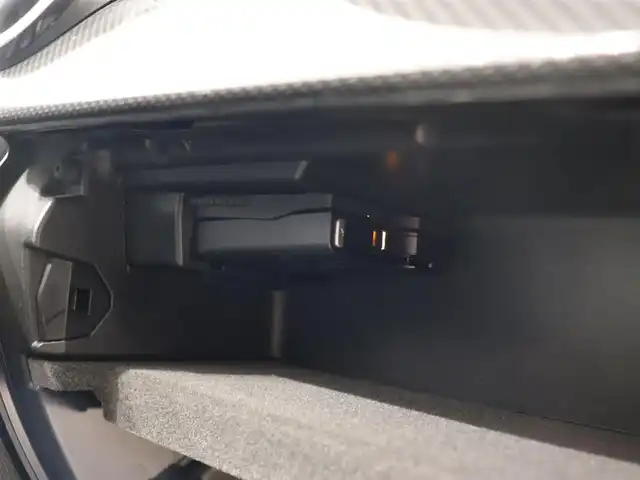 メルセデス・ベンツ Ｂ１８０ スポーツ 静岡県 2017(平29)年 6万km コスモスブラック 衝突軽減ブレーキ　/ＡＣＣ　/純正ナビＴＶ　/ＬＥＤ　/半革　/ＥＴＣ　/パドルシフト/アイドリングストップ　/ＣａｒＰｌａｙ　/純正１８ＡＷ　/パワーシート／ヒーター／メモリ　/社外レーダー　/ＢＳＭ　/ＬＫＡ