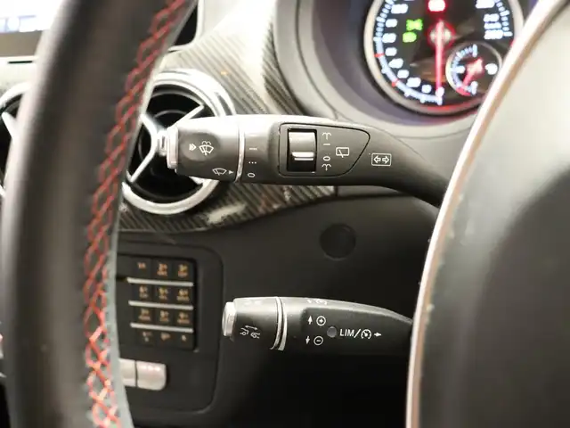 メルセデス・ベンツ Ｂ１８０ スポーツ 静岡県 2017(平29)年 6万km コスモスブラック 衝突軽減ブレーキ　/ＡＣＣ　/純正ナビＴＶ　/ＬＥＤ　/半革　/ＥＴＣ　/パドルシフト/アイドリングストップ　/ＣａｒＰｌａｙ　/純正１８ＡＷ　/パワーシート／ヒーター／メモリ　/社外レーダー　/ＢＳＭ　/ＬＫＡ
