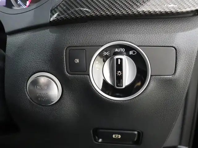 メルセデス・ベンツ Ｂ１８０ スポーツ 静岡県 2017(平29)年 6万km コスモスブラック 衝突軽減ブレーキ　/ＡＣＣ　/純正ナビＴＶ　/ＬＥＤ　/半革　/ＥＴＣ　/パドルシフト/アイドリングストップ　/ＣａｒＰｌａｙ　/純正１８ＡＷ　/パワーシート／ヒーター／メモリ　/社外レーダー　/ＢＳＭ　/ＬＫＡ