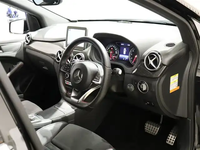 メルセデス・ベンツ Ｂ１８０ スポーツ 静岡県 2017(平29)年 6万km コスモスブラック 衝突軽減ブレーキ　/ＡＣＣ　/純正ナビＴＶ　/ＬＥＤ　/半革　/ＥＴＣ　/パドルシフト/アイドリングストップ　/ＣａｒＰｌａｙ　/純正１８ＡＷ　/パワーシート／ヒーター／メモリ　/社外レーダー　/ＢＳＭ　/ＬＫＡ