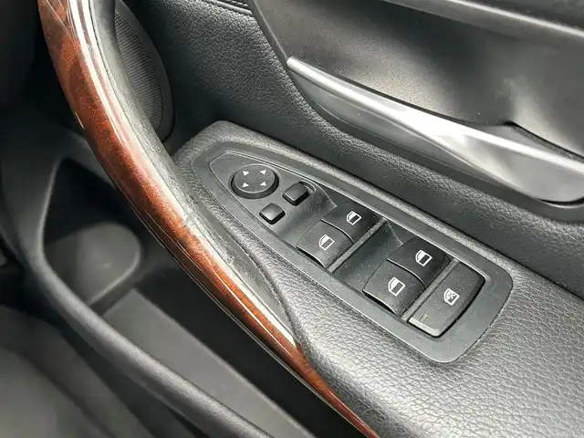 ＢＭＷ ４３５ｉ グランクーペ 岐阜県 2014(平26)年 9.4万km 黒 登録時走行距離：93247km/純正メーカーナビ/バックカメラ/テレビ・Bluetooth・USB/レーダークルーズコントロール/レーンキープアシスト/レザーシート/シートヒーター/コーナーセンサー/パーキングアシスト/LEDヘッドライト/オートライト/純正19インチアルミホイール/スマートキー