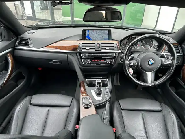 ＢＭＷ ４３５ｉ グランクーペ 岐阜県 2014(平26)年 9.4万km 黒 登録時走行距離：93247km/純正メーカーナビ/バックカメラ/テレビ・Bluetooth・USB/レーダークルーズコントロール/レーンキープアシスト/レザーシート/シートヒーター/コーナーセンサー/パーキングアシスト/LEDヘッドライト/オートライト/純正19インチアルミホイール/スマートキー