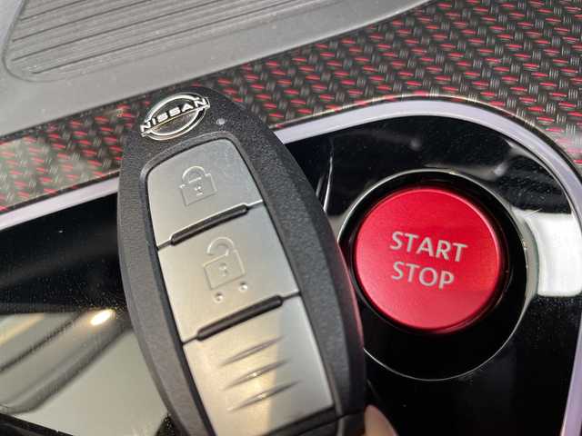 日産 オーラ ニスモ 愛知県 2022(令4)年 1.7万km ピュアホワイトパール / スーパーブラック 2トーン プロパイロット/NISUMOエアロ/四眼LEDヘッドライト/全方位カメラ/純正9型ディズプレイオーディオナビ/バックカメラ/コーナーセンサー/純正アルミホイール/ETC/ブラインドスポットモニター/インテリジェントミラー/オートマチックハイビーム/ワイヤレス充電器/ステアリングスイッチ/スマートキー/プッシュスタート