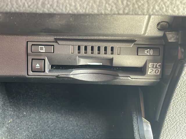 レクサス ＲＸ 450h Fスポーツ 広島県 2021(令3)年 7.2万km ホワイトノーヴァガラスフレーク 純正ナビ/Bluetooth/CD/DVD/USB/Miracast/フルセグTV/パノラミックビューモニター/ビルドインETC2.0/赤革シート/メモリーシート/パワーシート/シートヒーター/シートベンチレーション/ステアリングヒーター/ステアリングスイッチ/パドルシフト/パワーバックドア/レーダークルーズコントロール/BSM/HUD/三眼LEDオートライト/オートハイビーム/プリクラッシュセーフティー/シーケンシャルウインカー/フォグランプ/純正20インチアルミホイール/純正フロアマット/横滑り防止装置/レーンキープアシスト/スマートキー/プッシュスタート