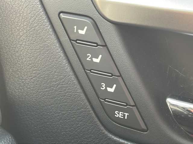 レクサス ＲＸ 450h Fスポーツ 広島県 2021(令3)年 7.2万km ホワイトノーヴァガラスフレーク 純正ナビ/Bluetooth/CD/DVD/USB/Miracast/フルセグTV/パノラミックビューモニター/ビルドインETC2.0/赤革シート/メモリーシート/パワーシート/シートヒーター/シートベンチレーション/ステアリングヒーター/ステアリングスイッチ/パドルシフト/パワーバックドア/レーダークルーズコントロール/BSM/HUD/三眼LEDオートライト/オートハイビーム/プリクラッシュセーフティー/シーケンシャルウインカー/フォグランプ/純正20インチアルミホイール/純正フロアマット/横滑り防止装置/レーンキープアシスト/スマートキー/プッシュスタート