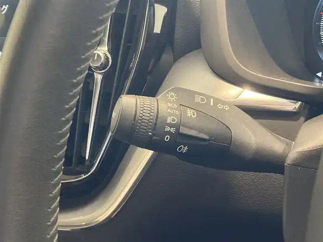 ボルボ ＸＣ６０ D4 AWD モーメンタム 熊本県 2020(令2)年 5.3万km グレー ブラウンフルレザーシート/シートヒーター/パワーシート/純正ナビ/Bluetooth/AppleCarPlay/androidauto/USB/360°カメラ/コーナーセンサー/フルセグテレビ/自動トランクオープナー/オートホールド/アダプティブクルーズコントロール/ブラインドスポットモニター/レーンキープアシスト/LEDヘッドライト/LEDフォグライト/ハイビームアシストシステム/ロードサインインフォ/クロストラフィックアラート/衝突回避/【D4AWDモメンタム / パイングレー】